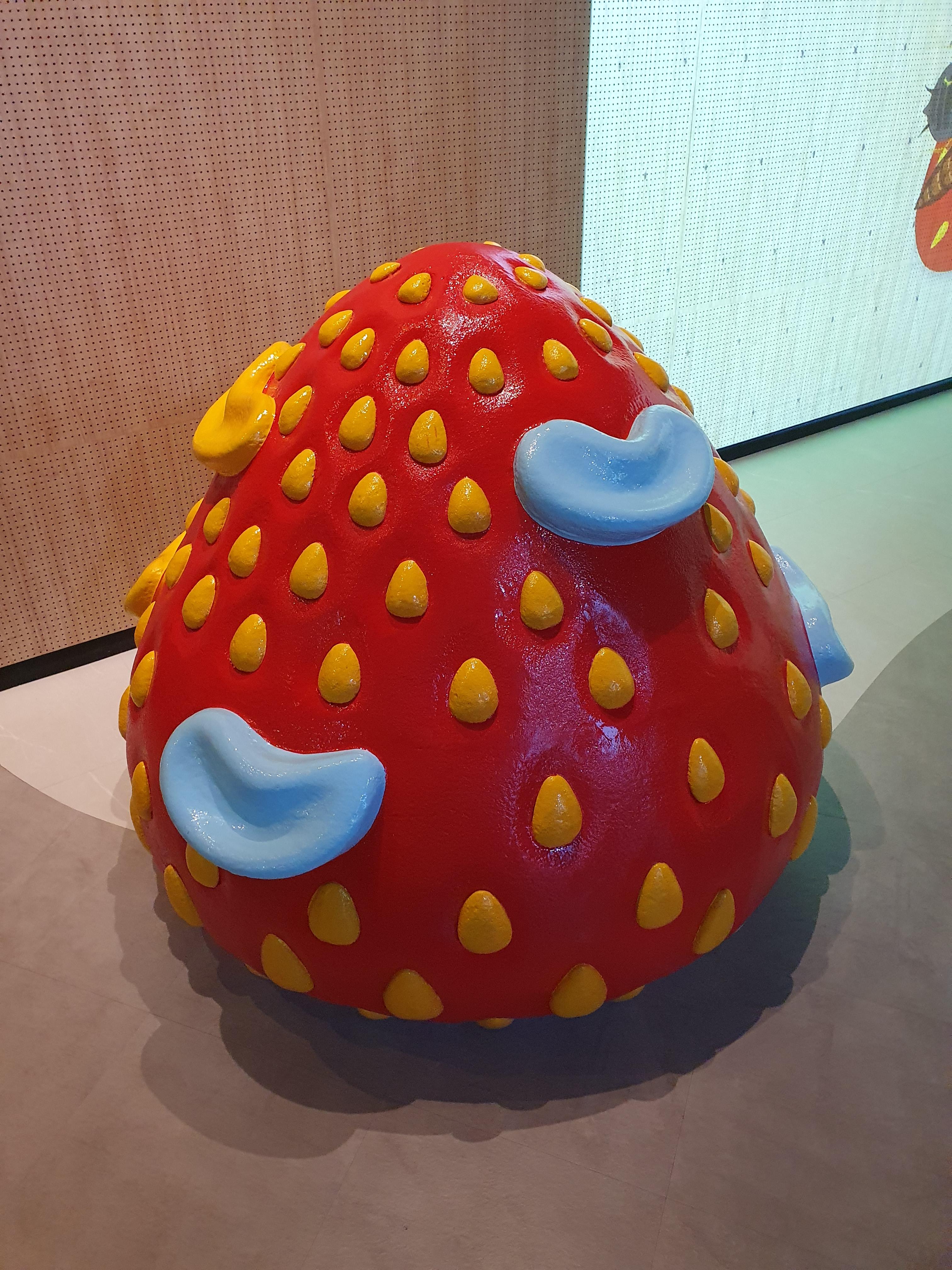 논산 딸기테마관 딸기 모형