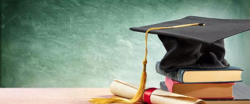 대학 졸업모자 사진