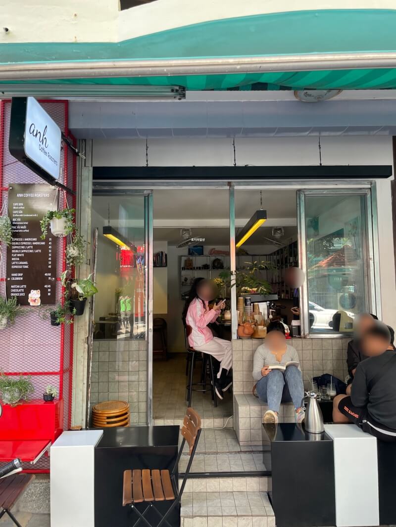 나트랑 로스팅 카페 안 커피 로스터스 - 매장 모습