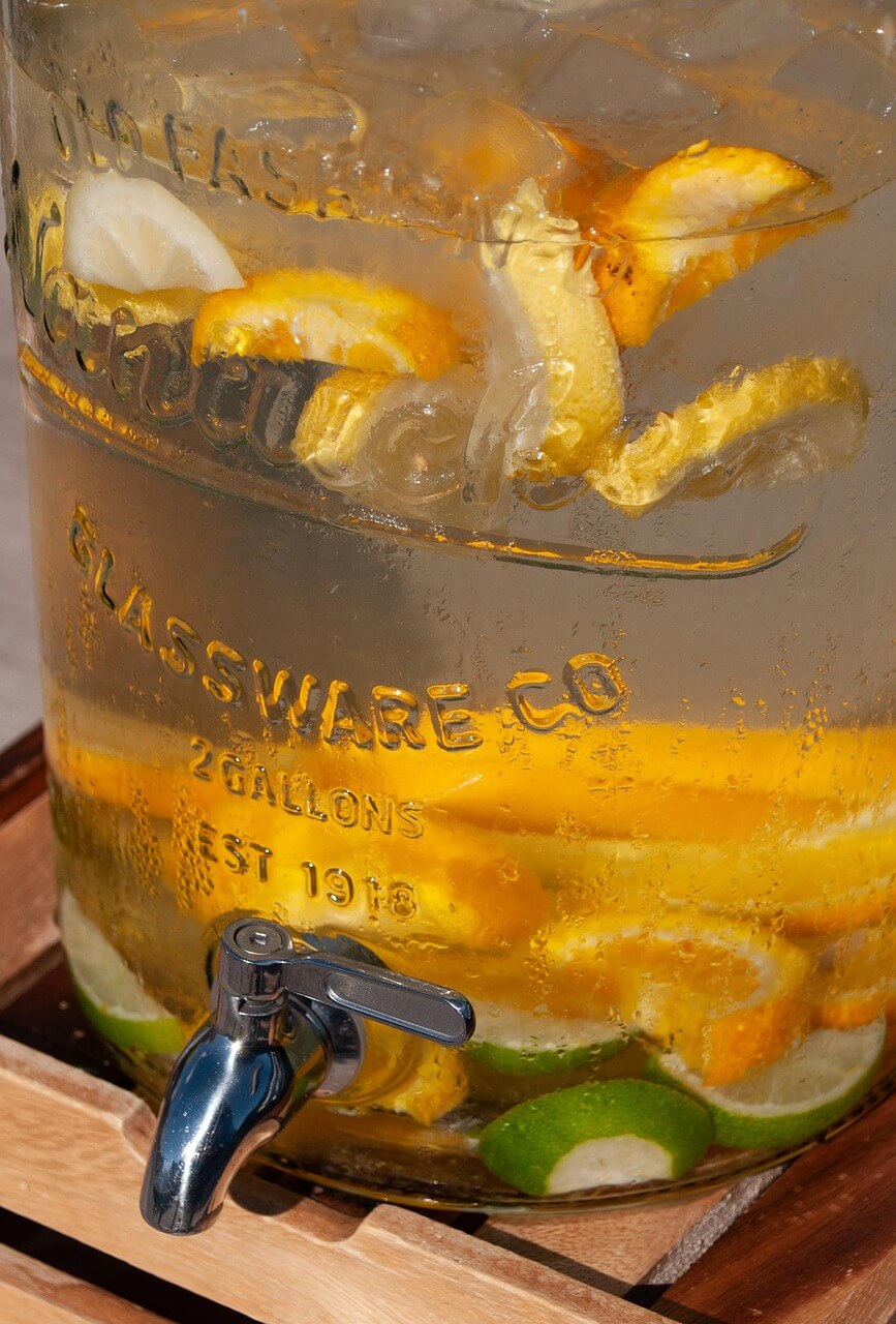 아침마다 마시는 레몬물 효능 7가지 &mdash; 디톡스부터 피부까지!