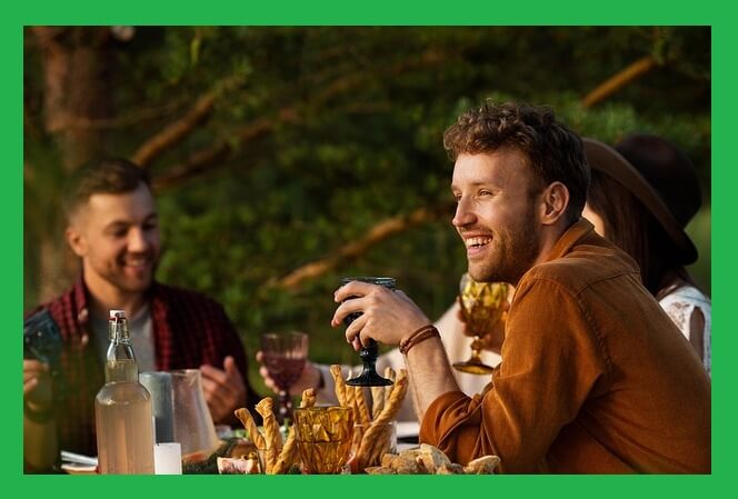 동창회-남자-옆모습