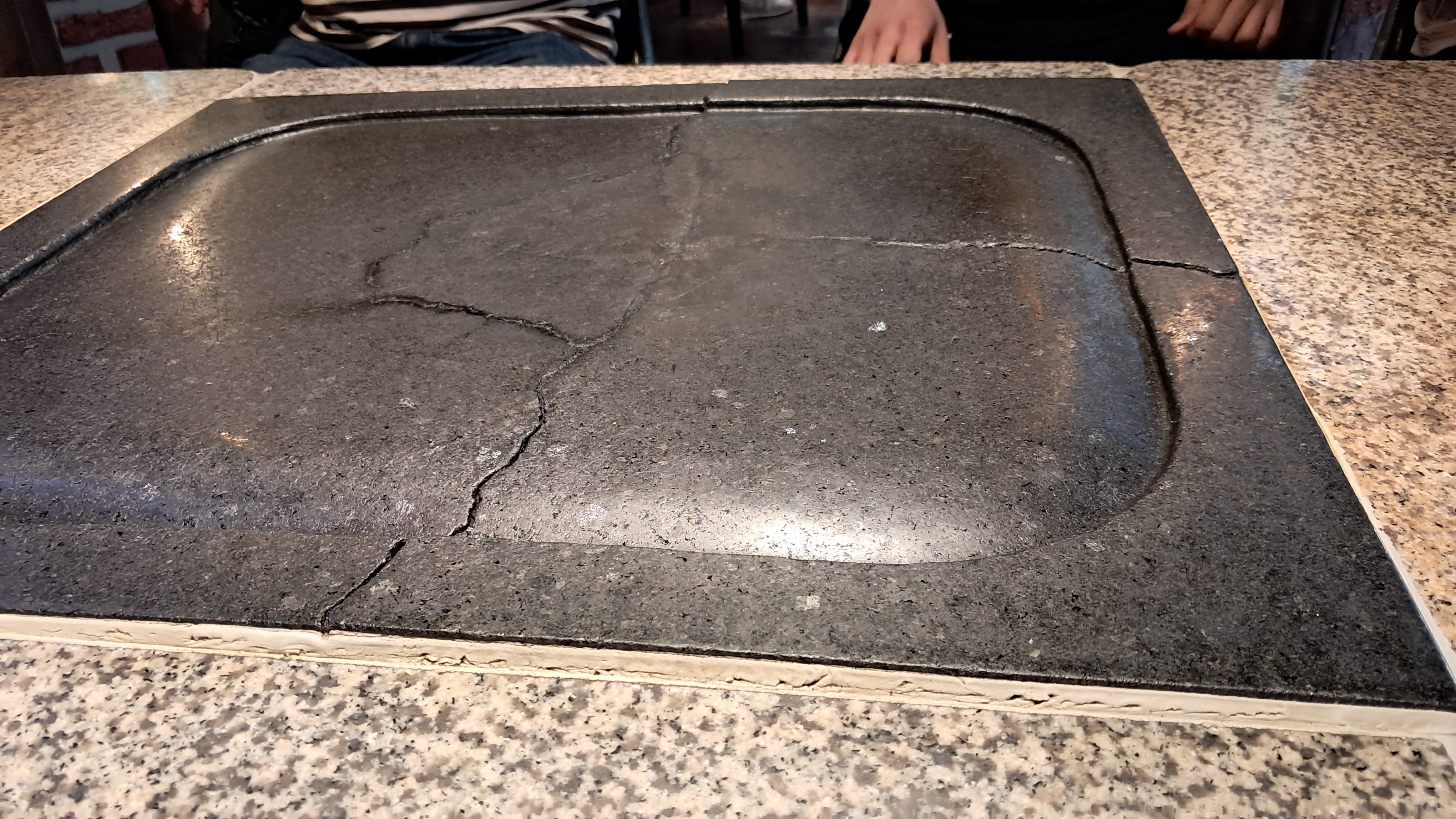 생오리돌판구이 돌판