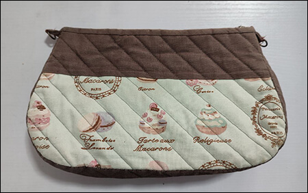 얼룩이 제거된 손가방