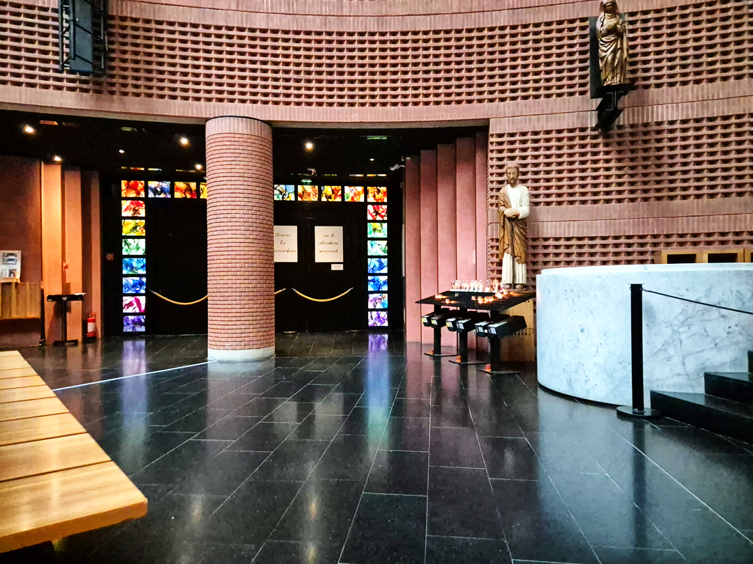 프랑스 에브리 부활 대성당 (Cath&eacute;drale de la R&eacute;surrection d&amp;#39;&Eacute;vry) 마리오보타 건축 성당 김인중 신부 스테인드 글라스