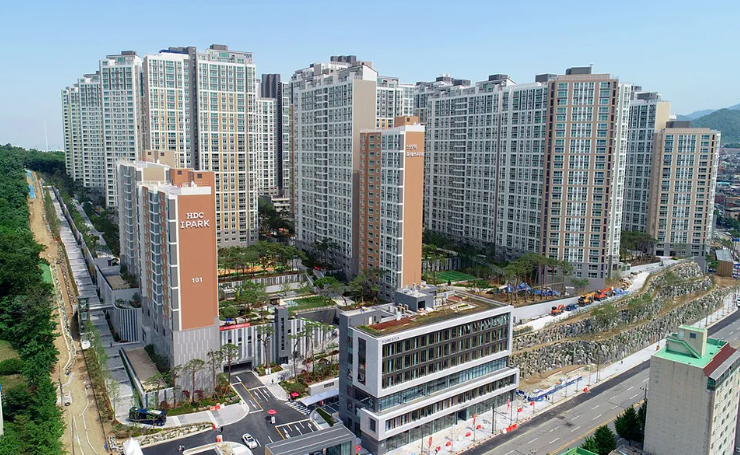 왼쪽 호반써밋 송도, 오른쪽 산성역 프레스티아