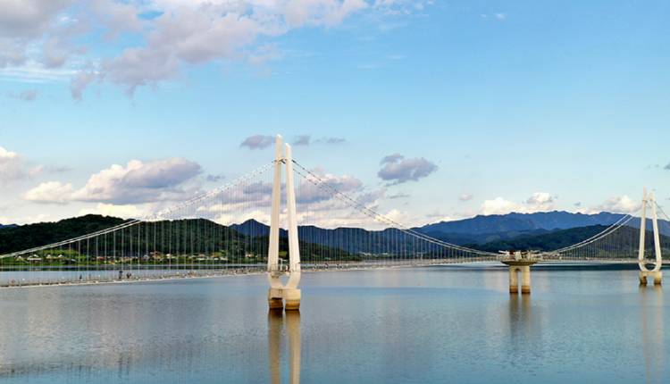 탑정호 출렁다리