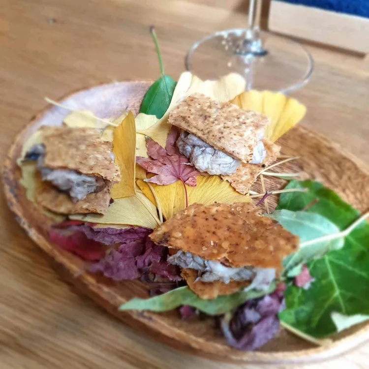 강남 신사동 조셉리저우드 '에빗'