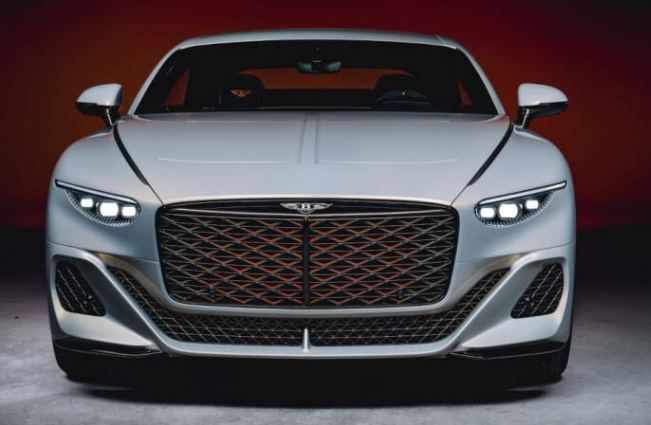 벤틀리-바투르-정면