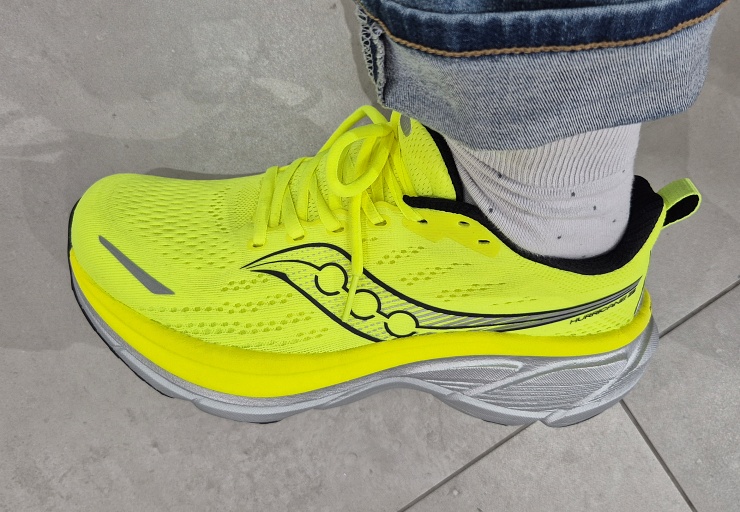 쿠셔닝 안정 러닝화