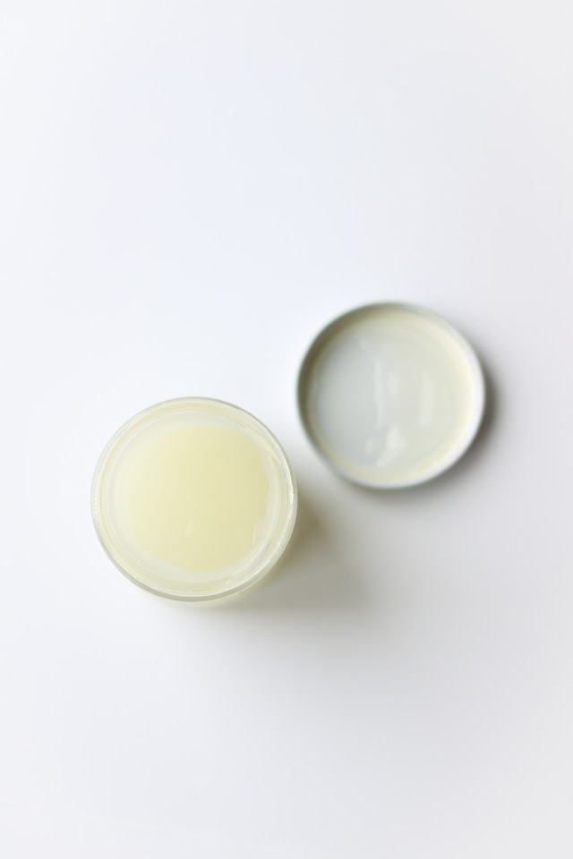 피부 트러블 정복 가이드: 좁쌀 여드름 잠재우는 저자극 각질 관리와 진정법