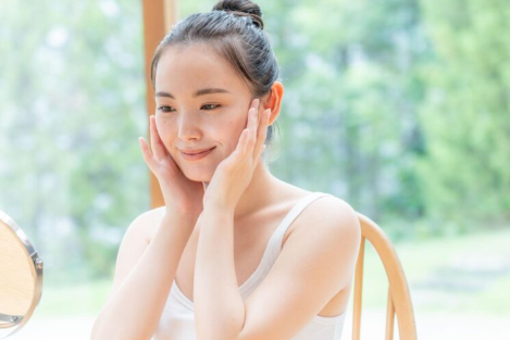 피부 관리를 하는 것.