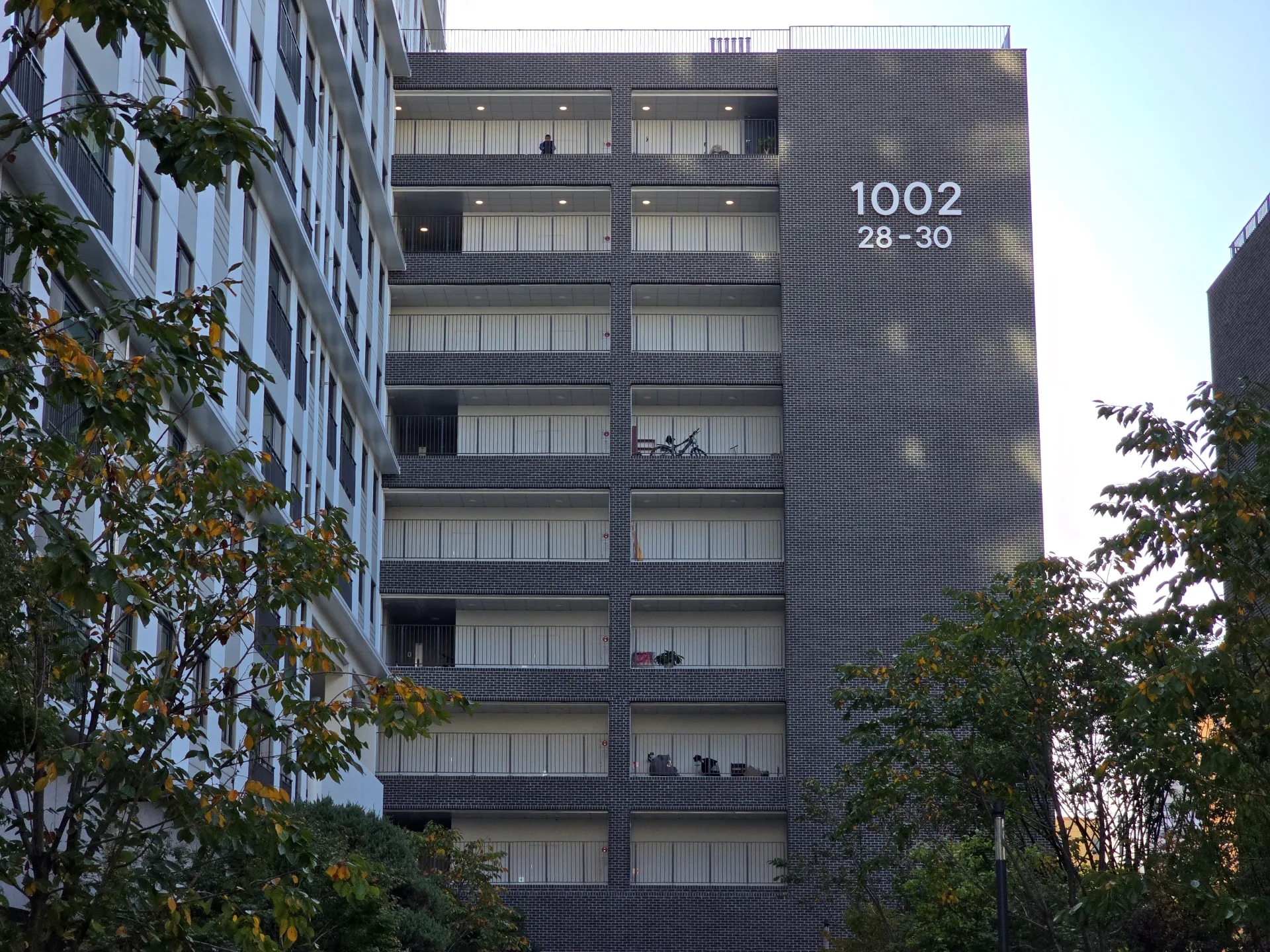 1002동 28~30호 라인 건물의 모습