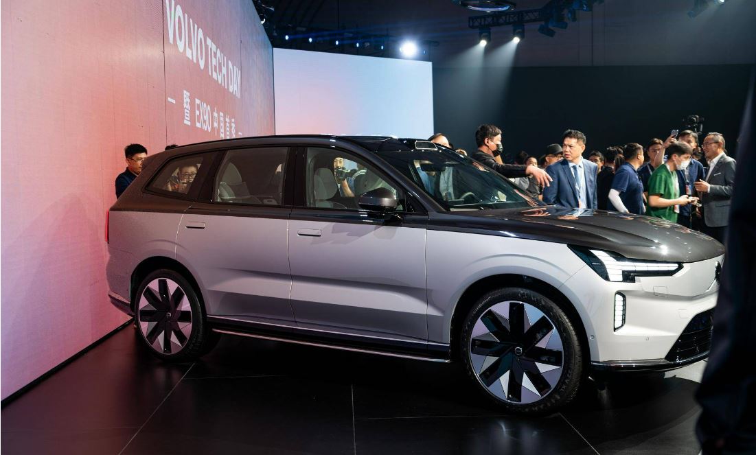 볼보 한정판 플래그십 전기 SUV 'EX90 엑설런스 (VOLVO EX90 Excellence)'