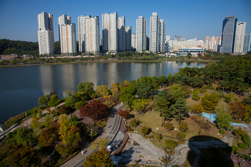 수원&middot;용인 단풍 명소 BEST 5 : 광교호수공원&middot;수원화성&middot;용인민속촌&middot;에버랜드&middot;용인자연휴양림