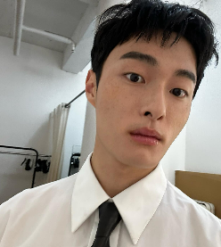 배우 윤찬영