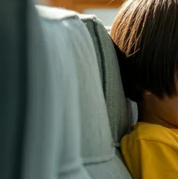 아이 스마트폰 중독 이미지