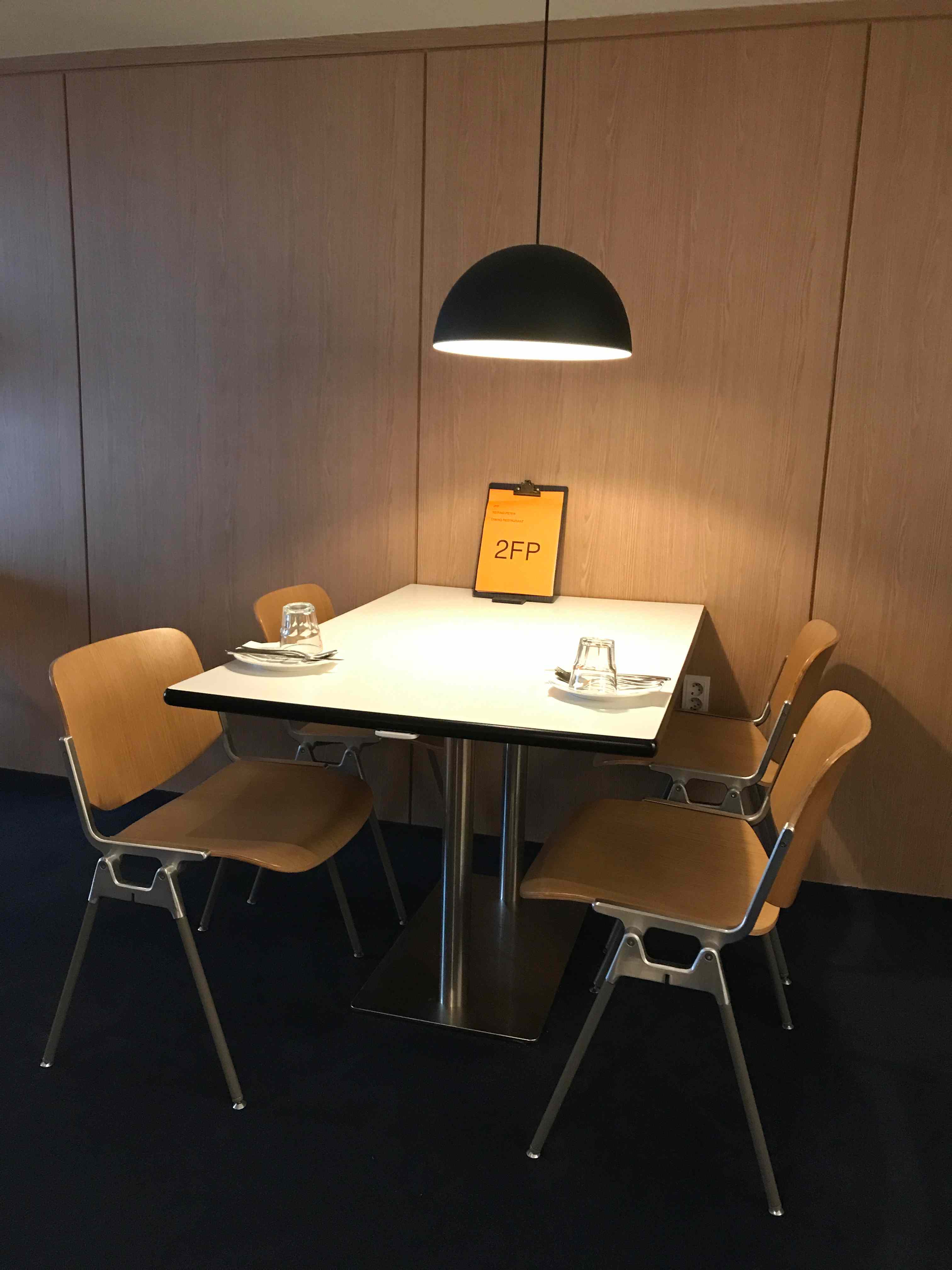 투파인드피터 매장 분위기