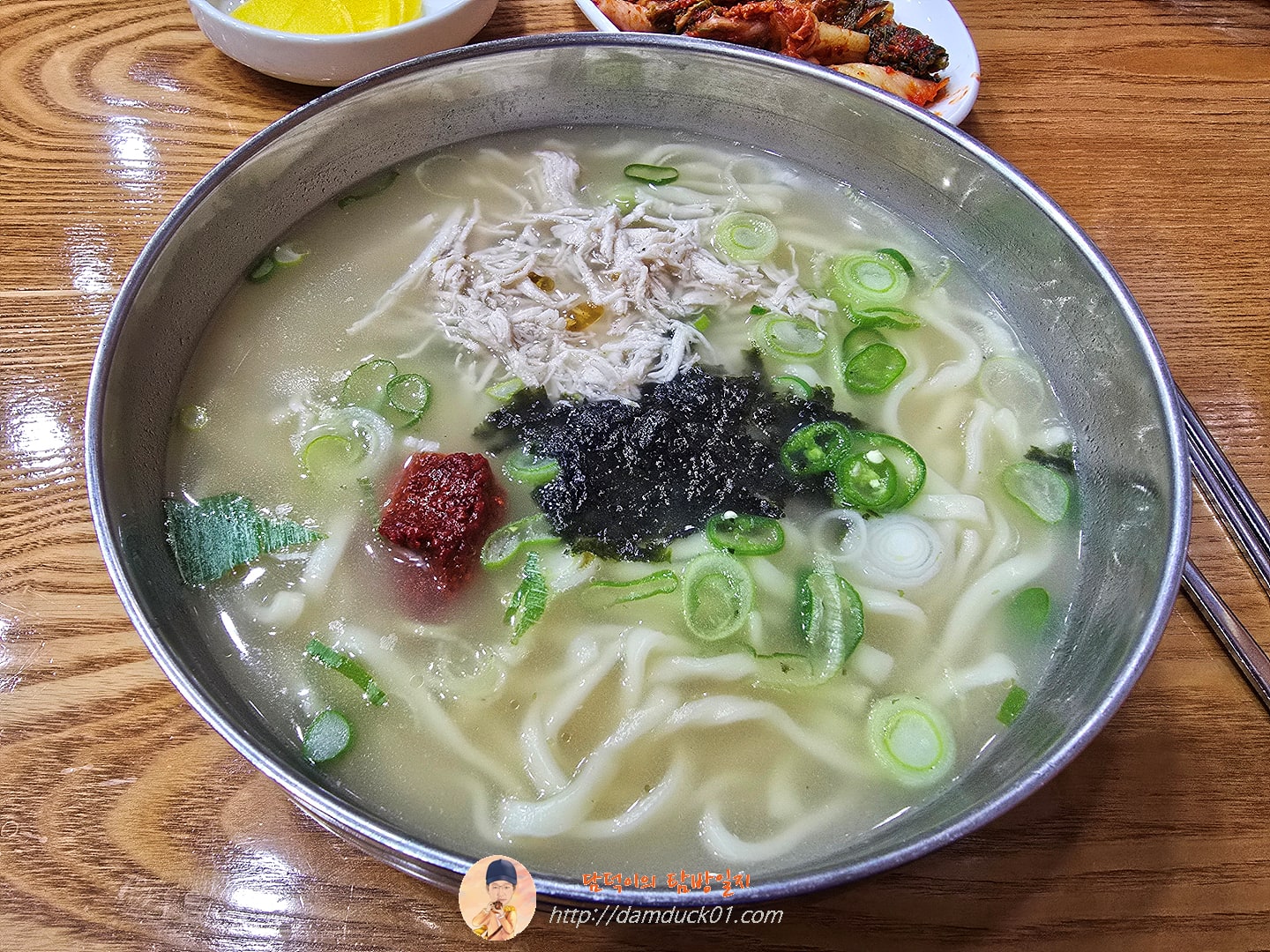 얼큰 닭칼국수