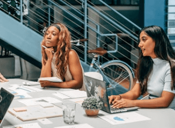 사무실-회의-모습