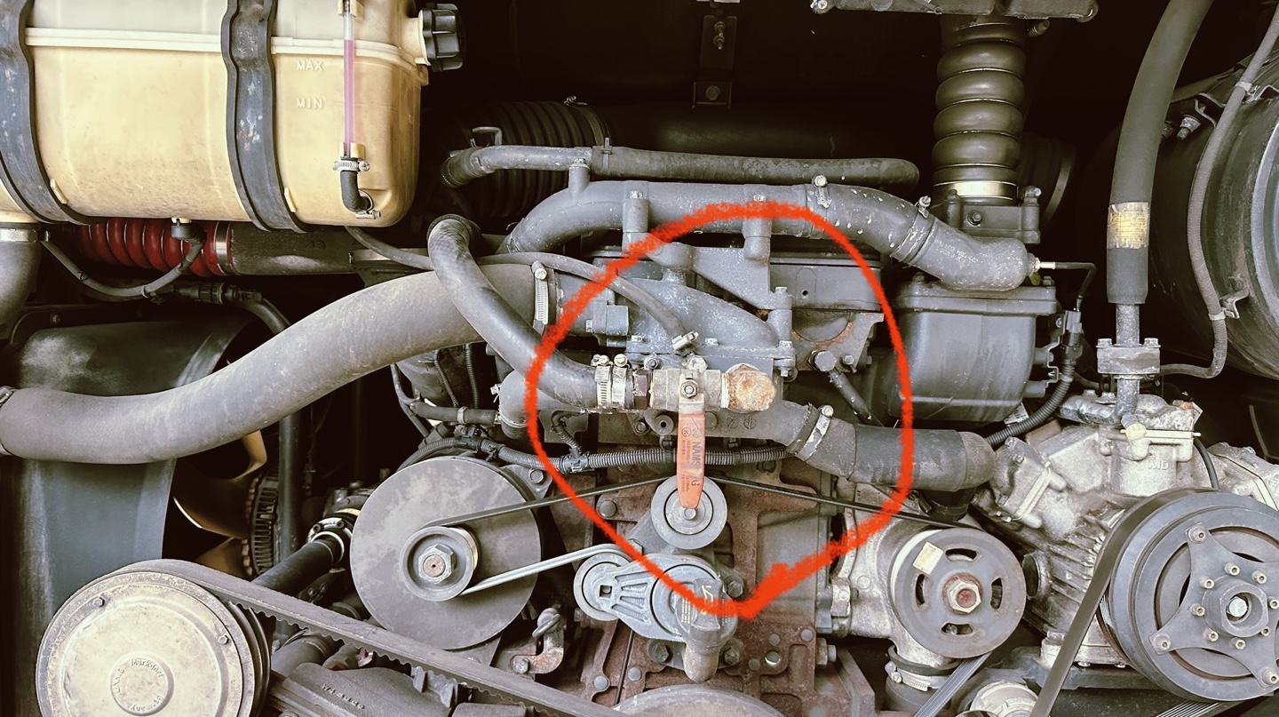 냉각수 또~~ 누수되다..