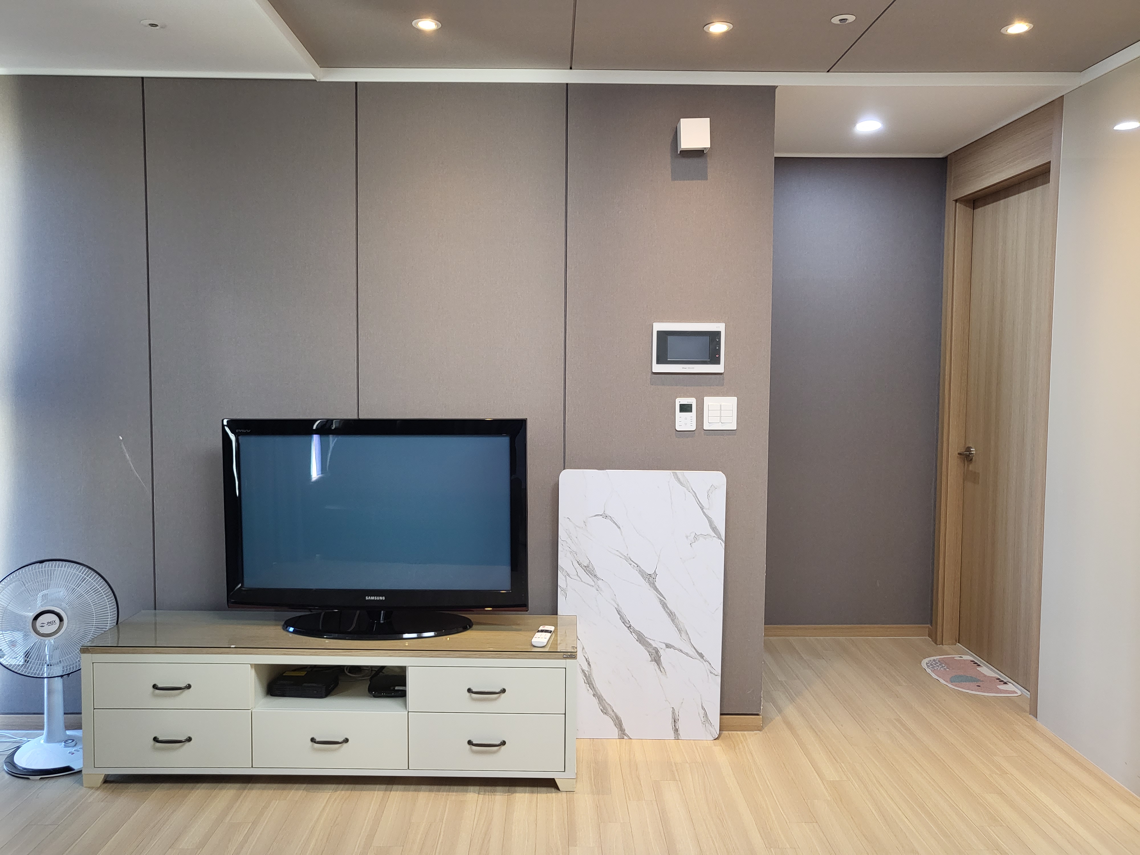 속초 에어앤비 - 거실정면