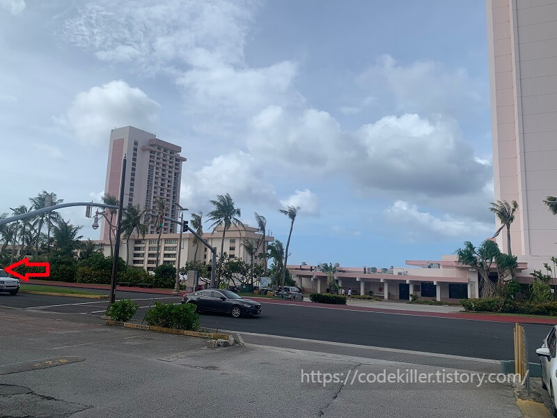 PIC 옆 버스정류소