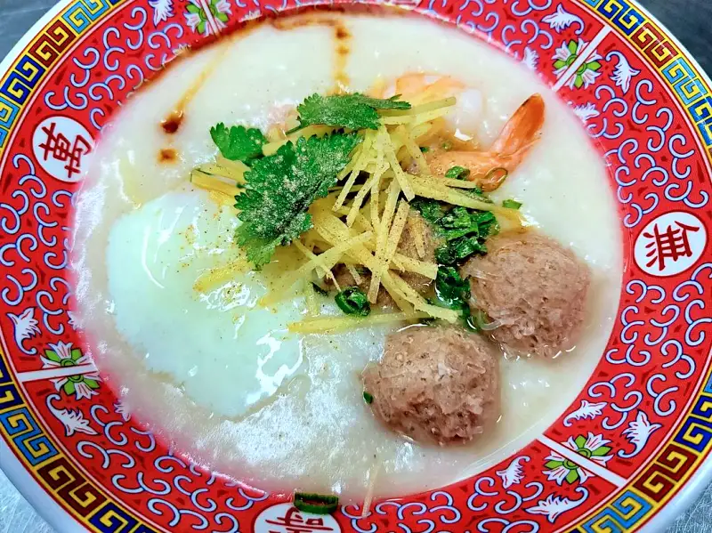 줄서는식당 영탁 추천 홍콩식 바베큐 플래터, 도가니 커리국수, 마파두부 볶음밥 맛있는 곳 신용산역 용리단길 맛집 소개