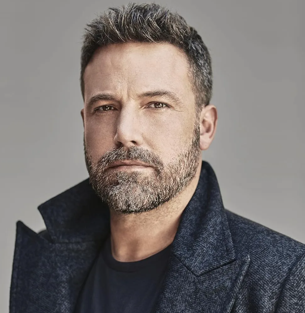 벤 애플렉의 정면 사진