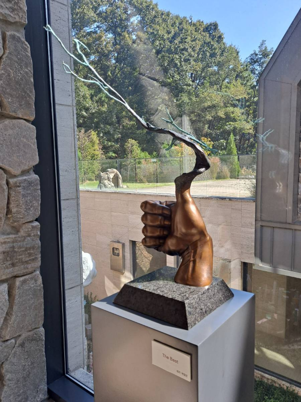 부활소망안식처 조형물