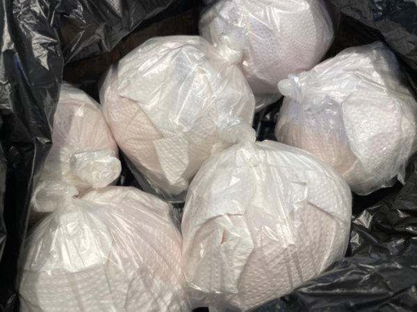 복숭아 보관방법 - 키친타월과 작은 위생비닐로 밀폐한 후, 큰 비닐에 한 단으로 넣어 냉장고 야채칸에 두기