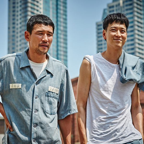 영화-검사외전-황정민-강동원