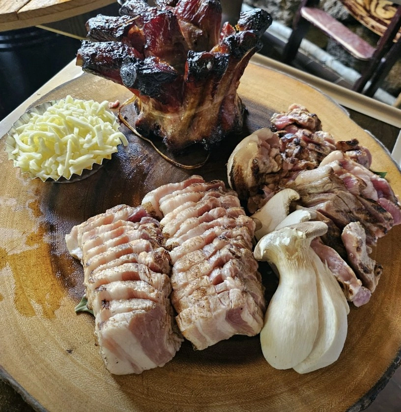 SBS 생방송 투데이 3765회 - 캠핑 감성 바비큐 &amp; 외국인이 반한 버섯칼국수 맛집 소개