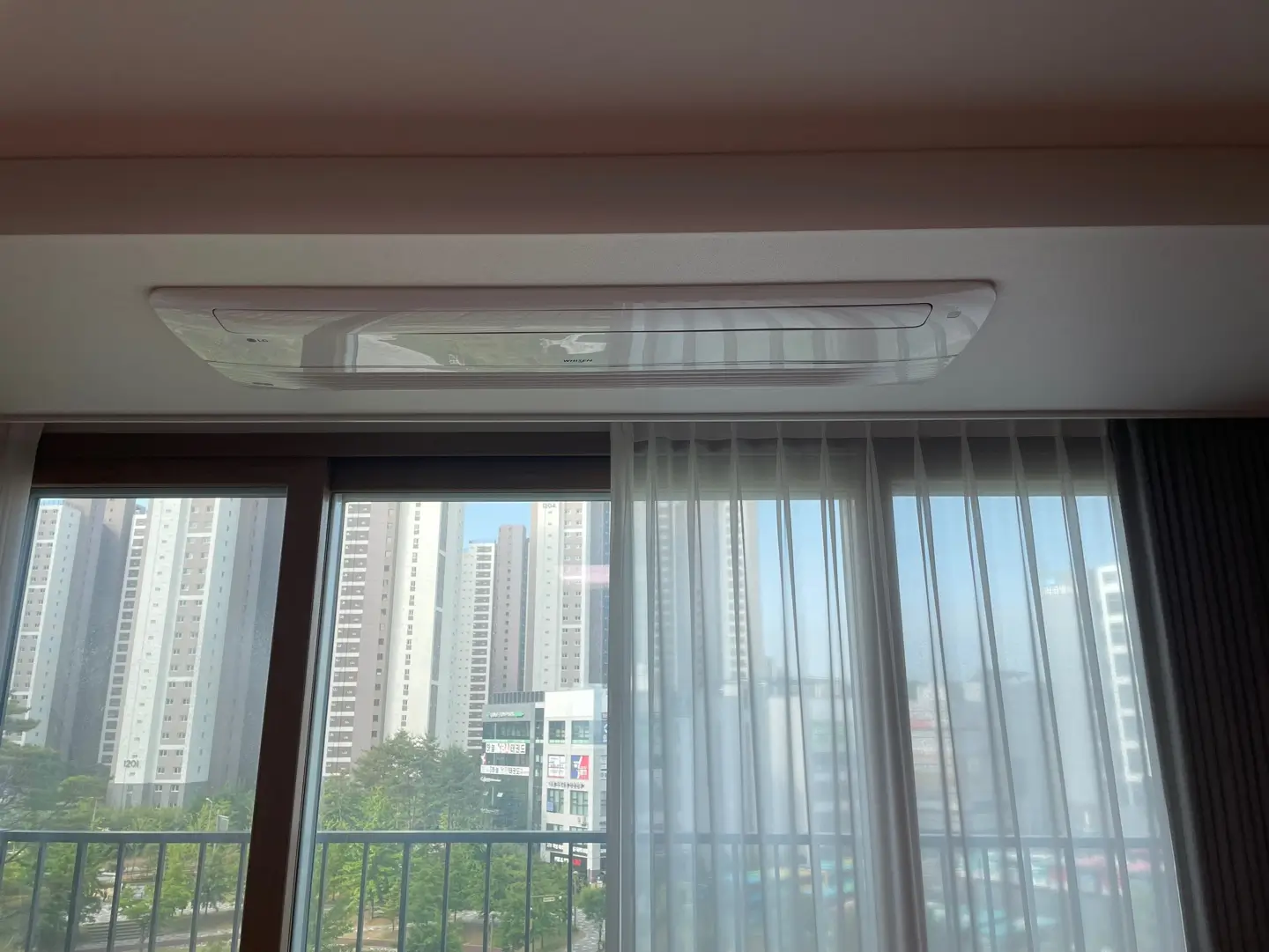 태양열 차단을 위한 창문 처리