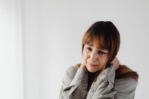 환절기 귀 먹먹한 이유, 단순 기압 탓이 아닐 수 있습니다