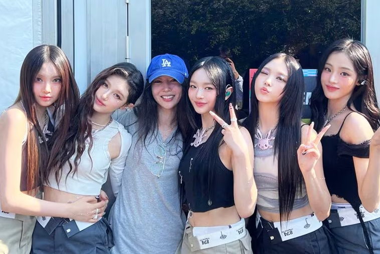 뉴진스와 함께 사진찍은 민희진 전 대표