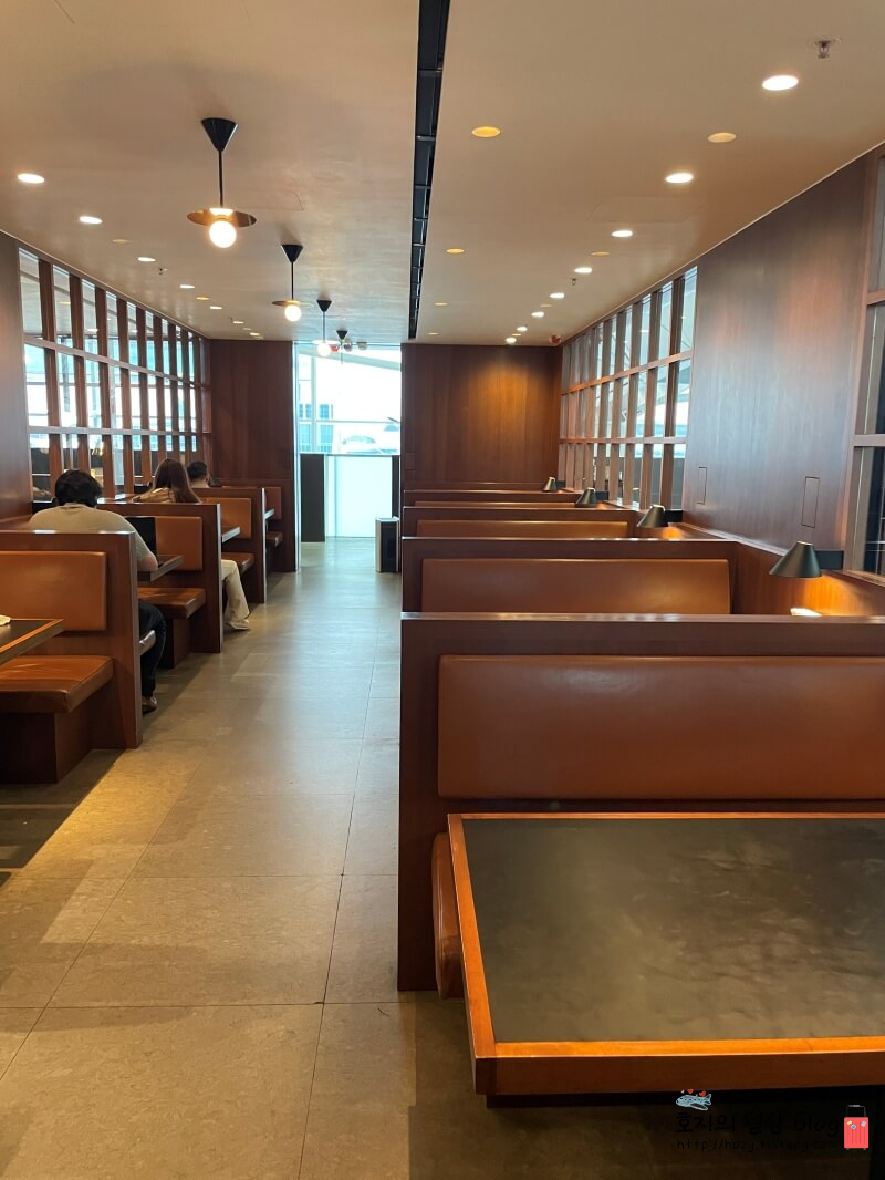 홍콩공항 캐세이퍼시픽 더 덱 라운지