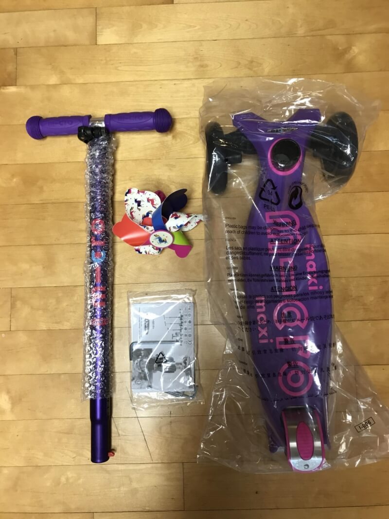 마이크로 킥보드 제품 구성 - T형 bar, 밑받침, 설명서