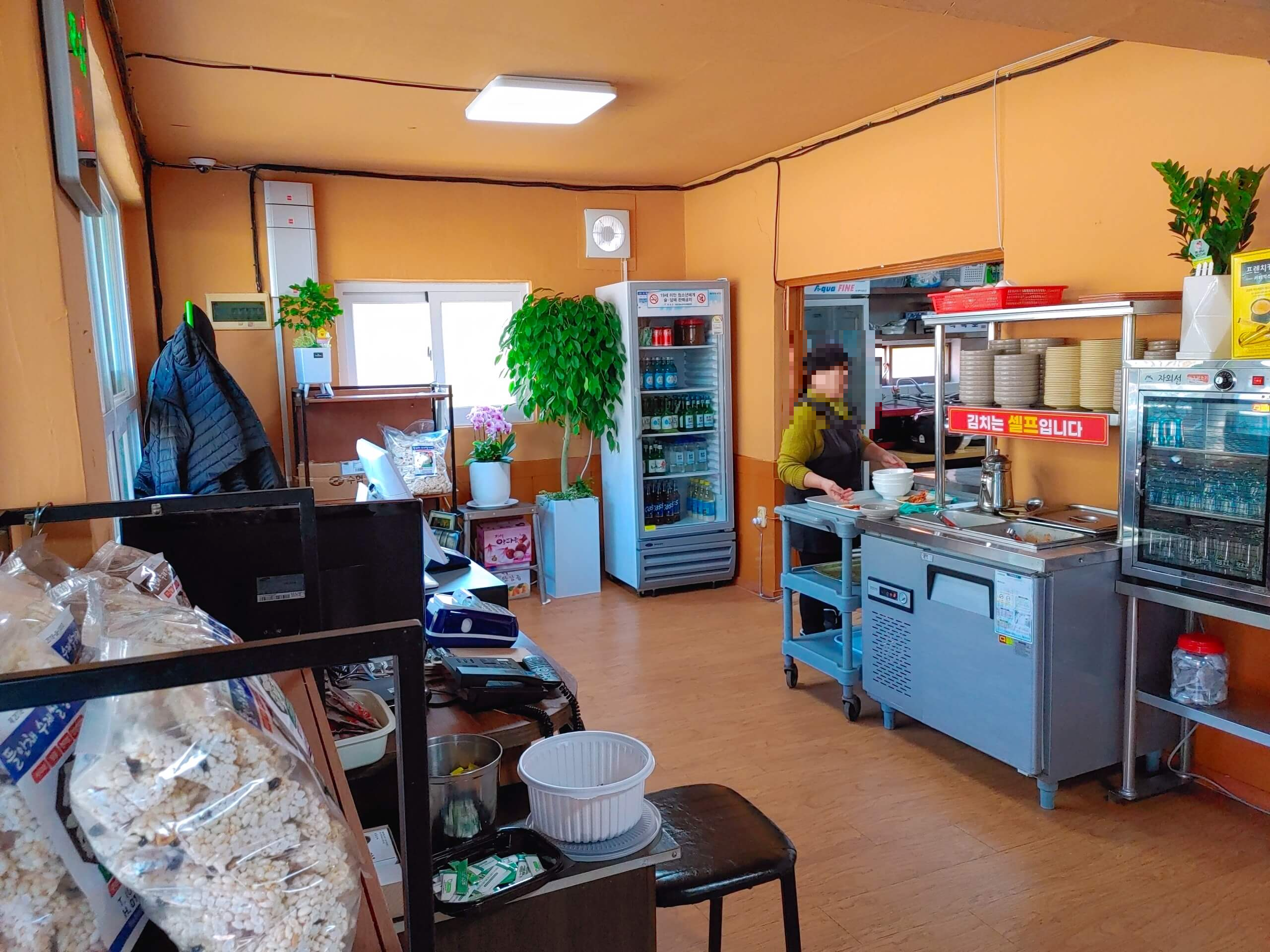 시골_여행_칼국수_실내