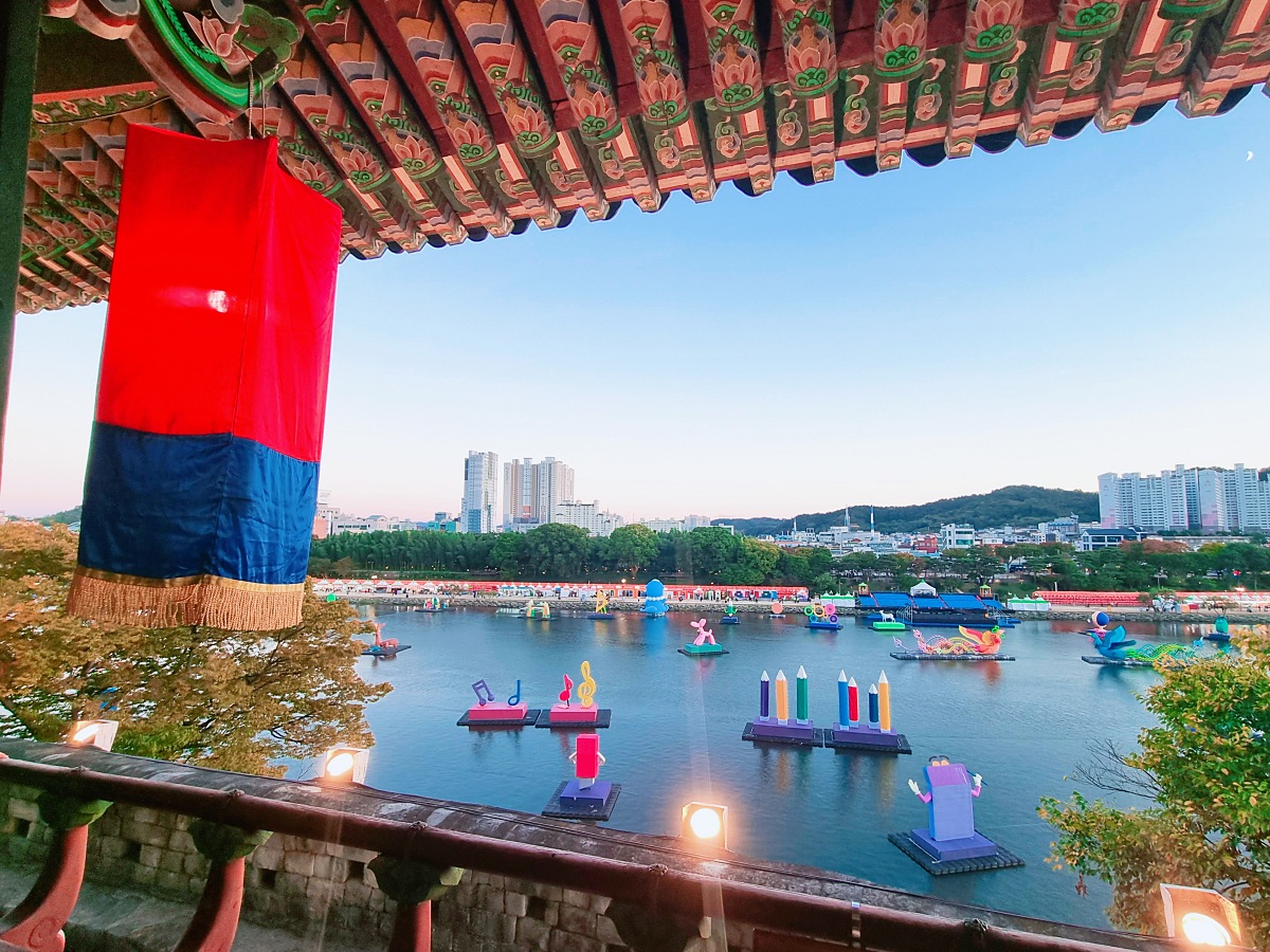 진주 남강 유등축제 : 2024 기본정보&amp;#44; 진주성&amp;#44; 촉석루&amp;#44; 진주대첩&amp;#44; 부표통행 팁