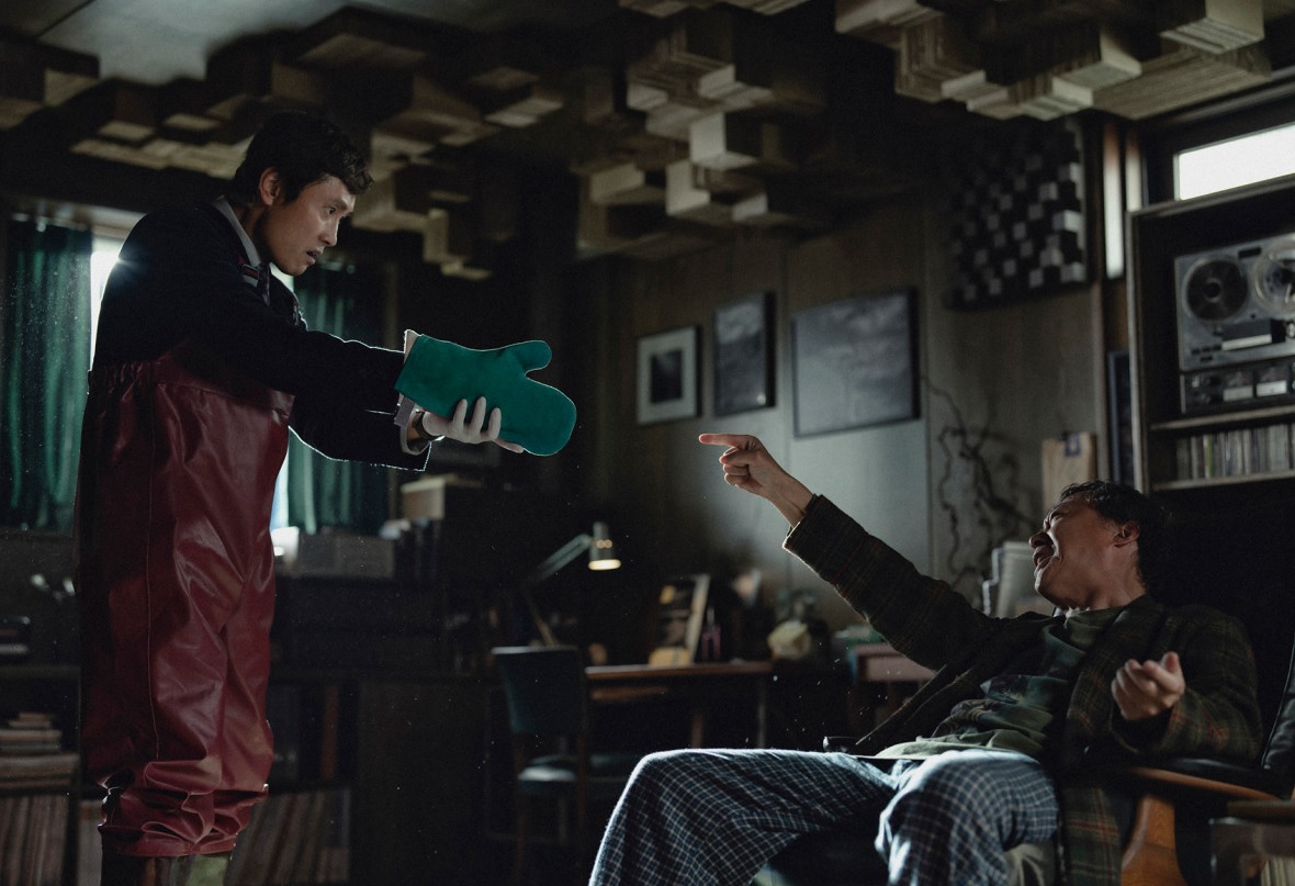 베니스 진출한 박찬욱 감독 신작 어쩔수가없다