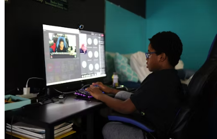 teen video editing