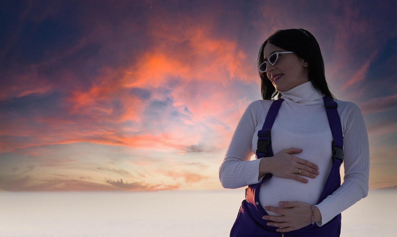 배우자 동행휴가는 고용보험과 무관하게 지급되며, 자녀 수에 따른 출산장려 정책과 함께 주목받고 있습니다.