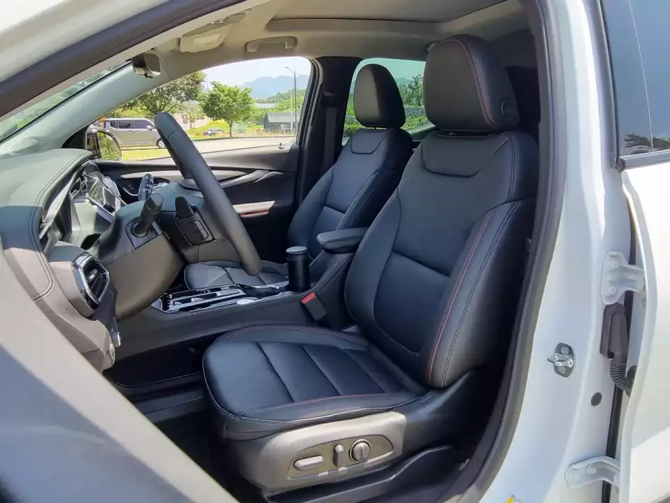 볼트 EUV의 1열 승차감은 꽤 괜찮았습니다.