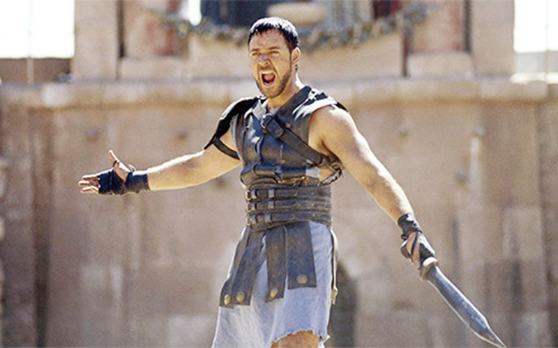 영화 글래이에이터 1편과 러셀 크로우 2