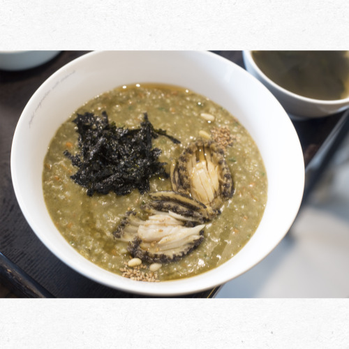 속을 데우는 고급 보양식 전복죽