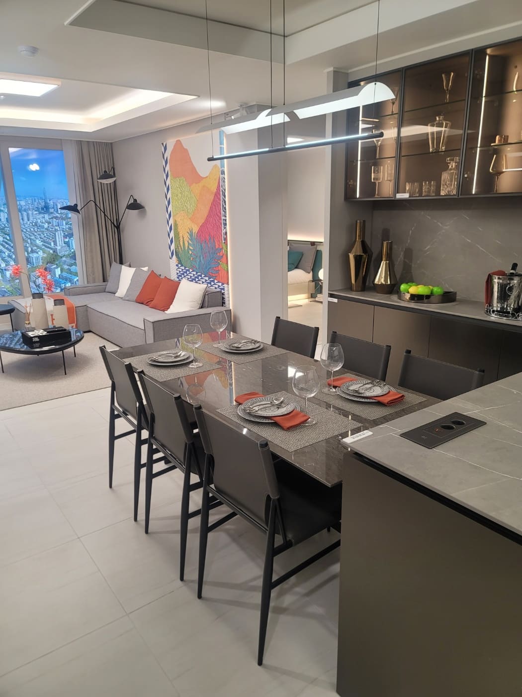 여의대방 더 마크원 지역주택조합 모델하우스 거실과 주방