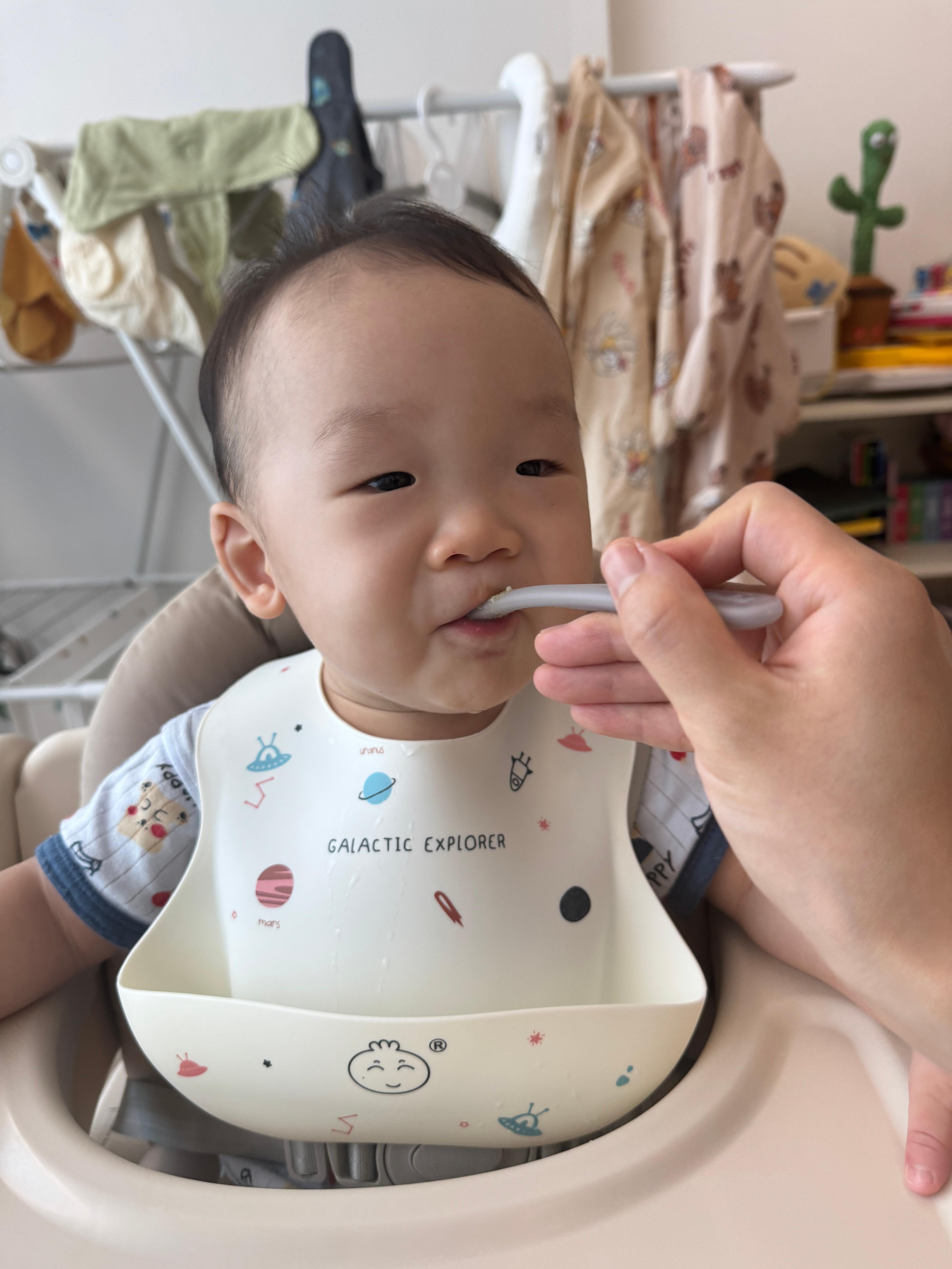 달걀애호박단호박브로콜리죽을 맛있게 먹는 10개월 아기 2