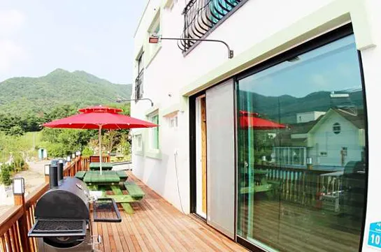 라임휴로즈마리펜션