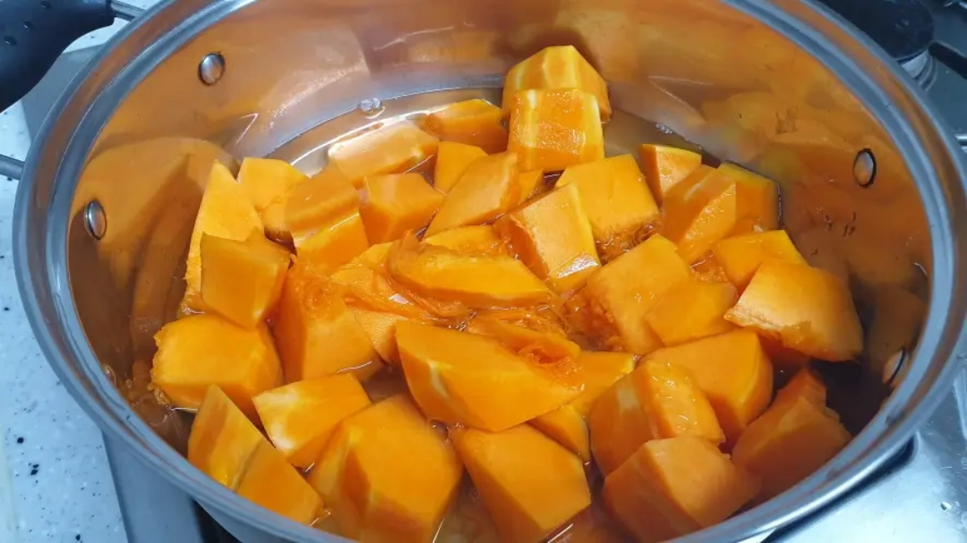 늙은 호박 삶는 모습