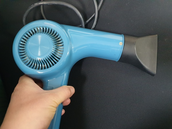 파란색-헤어드라이기